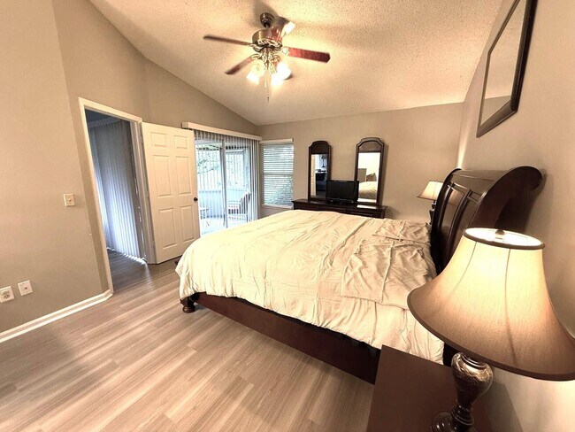 Building Photo - 12718 Westhampton Cir