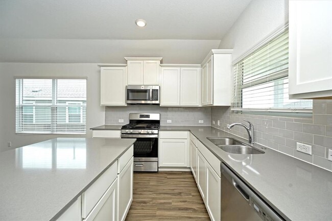 Building Photo - 180 Madrid