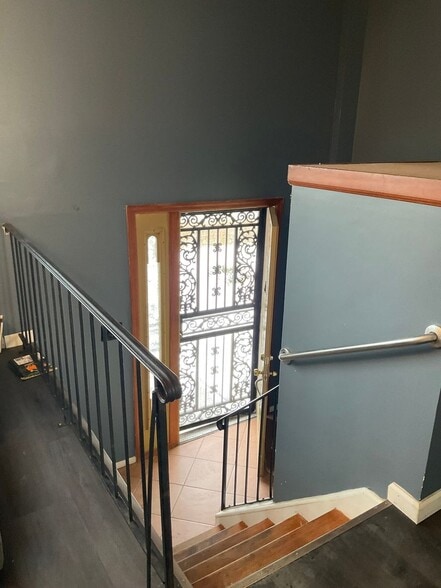 Building Photo - 1548 Islip Ave