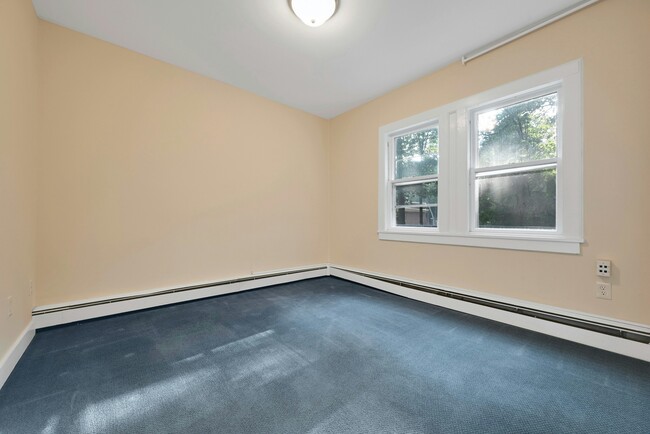 Building Photo - 288 S Van Dien Ave