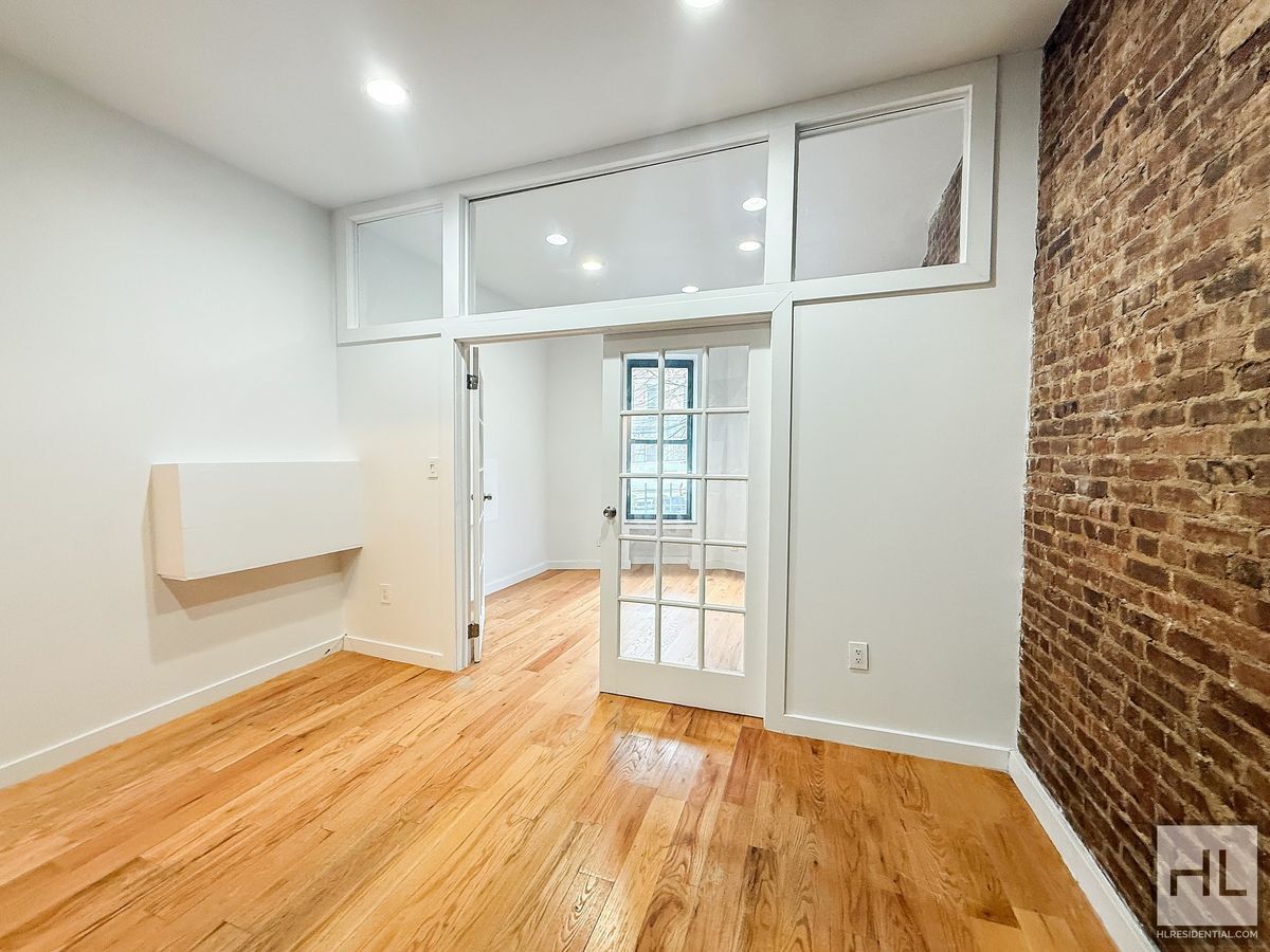 Building Photo - BEDFORD AVENUE / 1-Bed 1-Bath