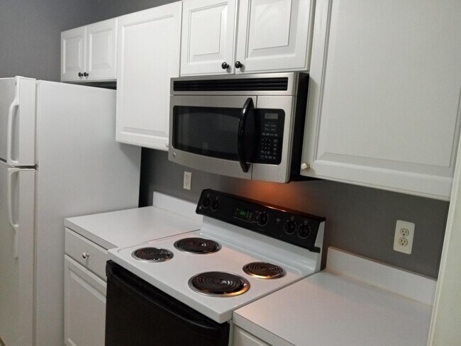 Building Photo - 56164 Troon N