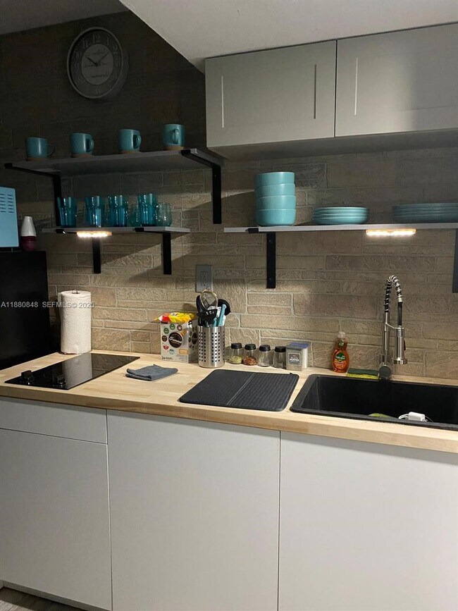 Building Photo - 19201 Collins Ave