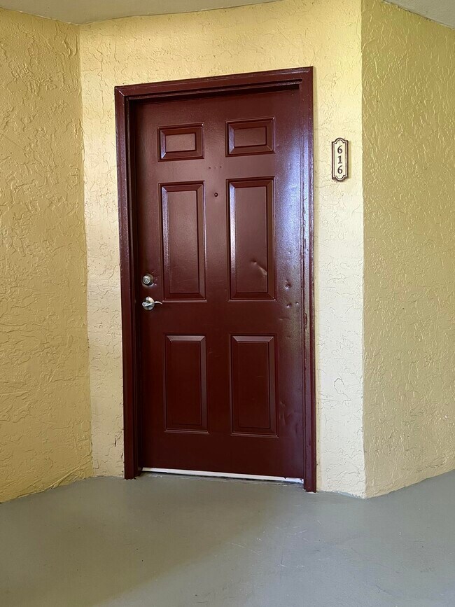 Building Photo - 12840 Vista Isles Dr