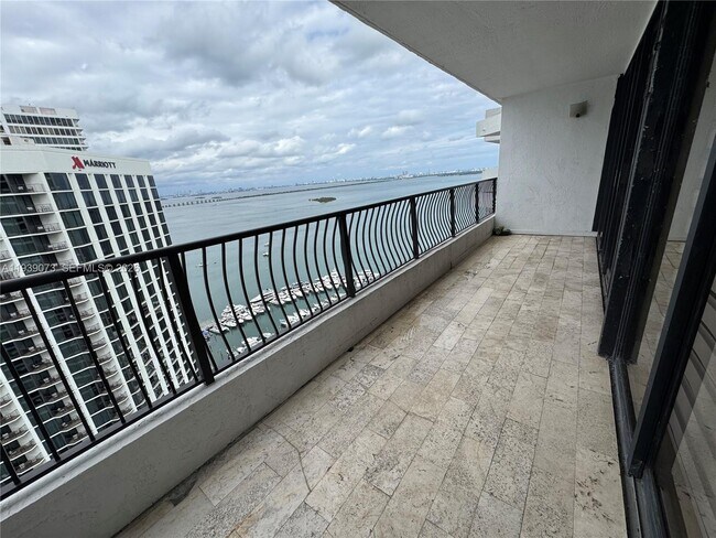 Building Photo - 555 NE 15th St