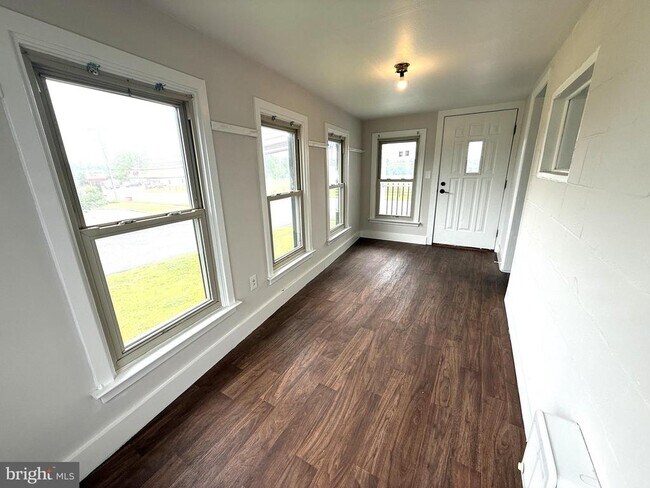 Building Photo - 266 W Ridge Pike