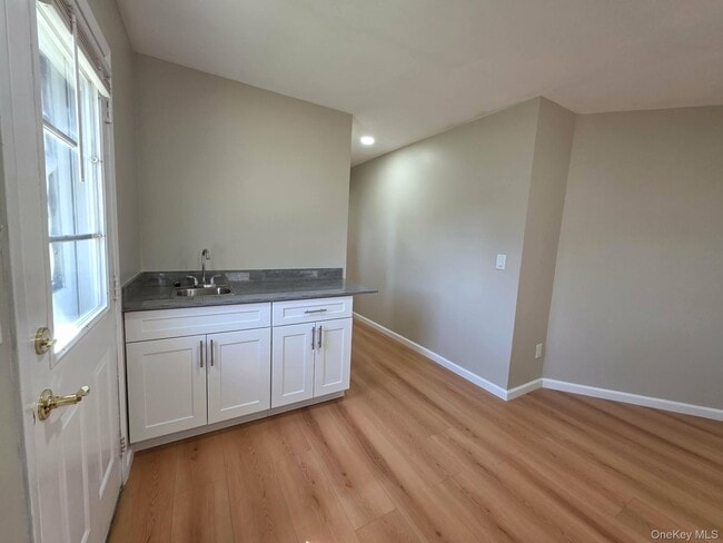 Building Photo - 308 Browns Rd