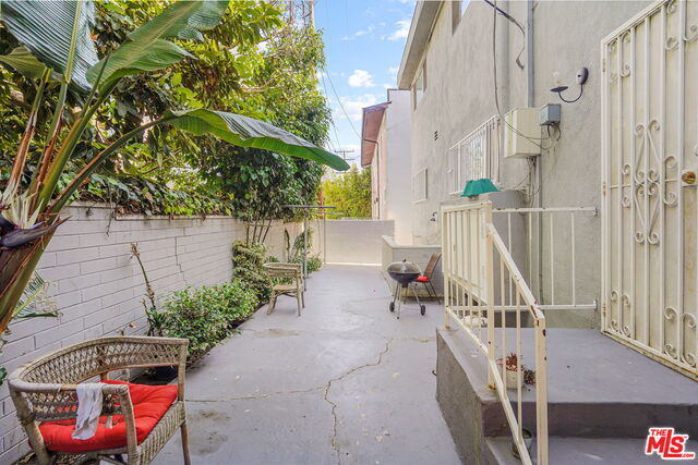 Building Photo - 1006 Havenhurst Dr