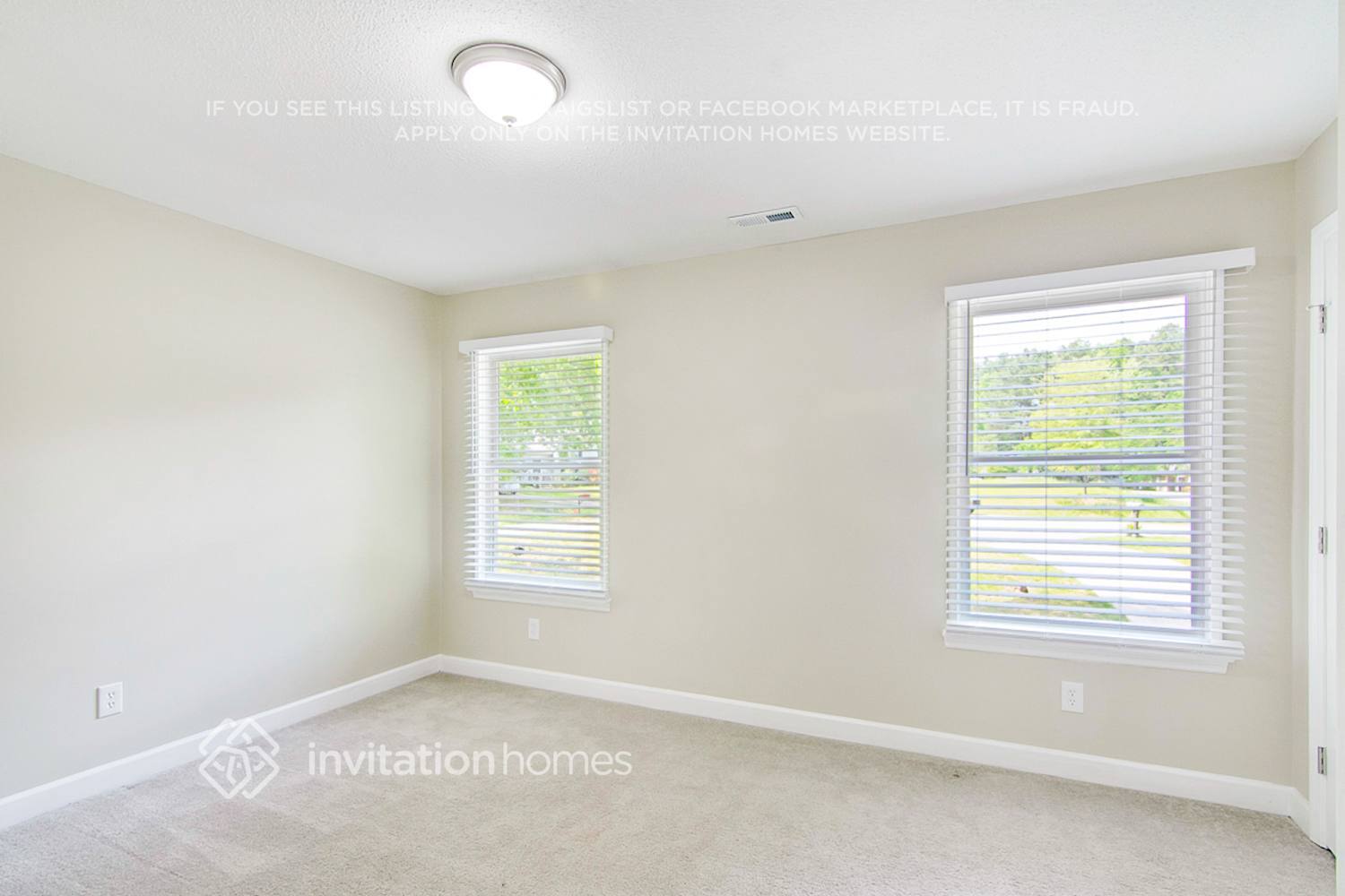Building Photo - 2 Acorn Ct