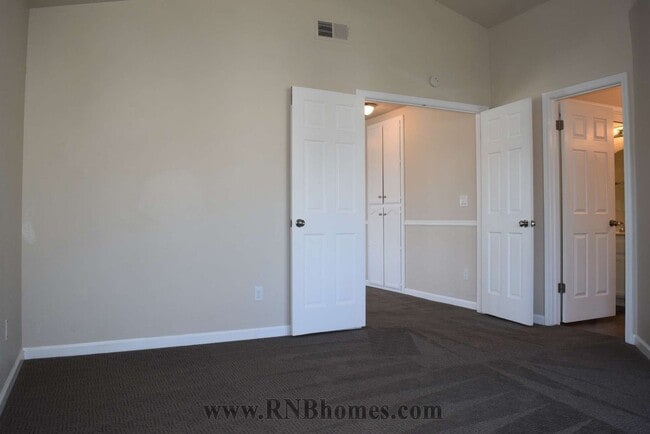 Building Photo - 1024 McRae Way