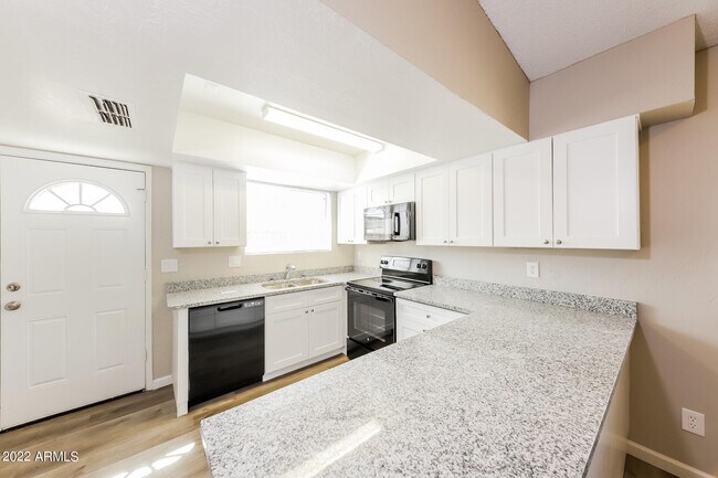 Building Photo - 337 W Kristal Way