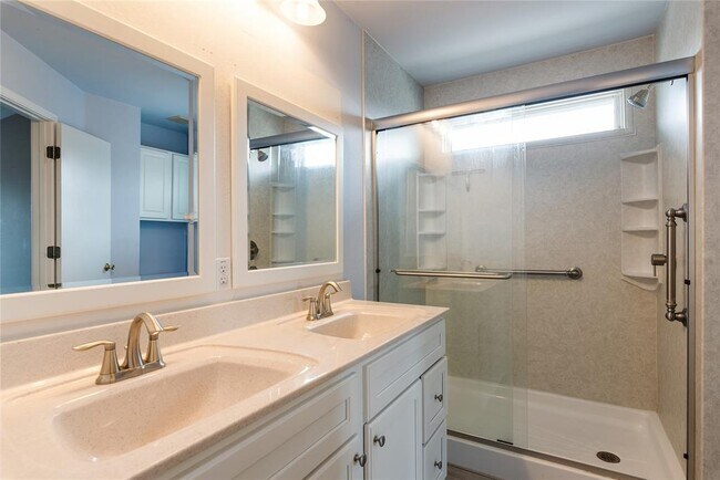 Building Photo - 1329 Amberwood Loop
