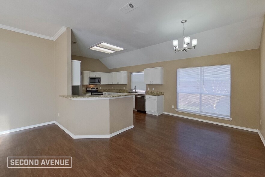 Building Photo - 616 Elm Falls Pl