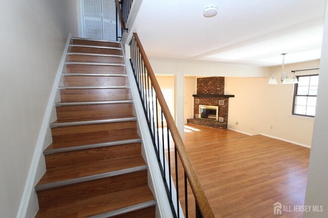 Building Photo - 138 Leah Ct