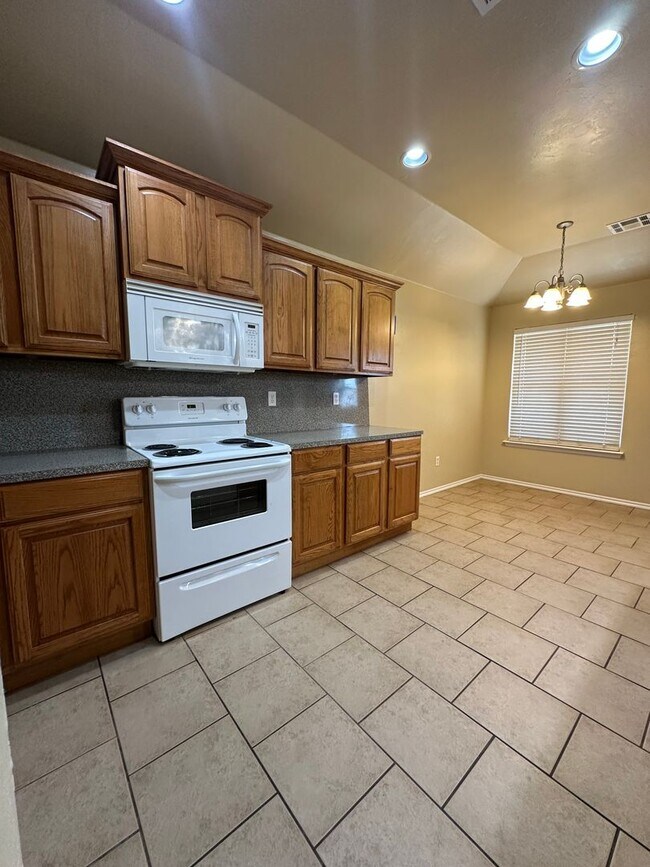 Building Photo - 4516 SE 79th St