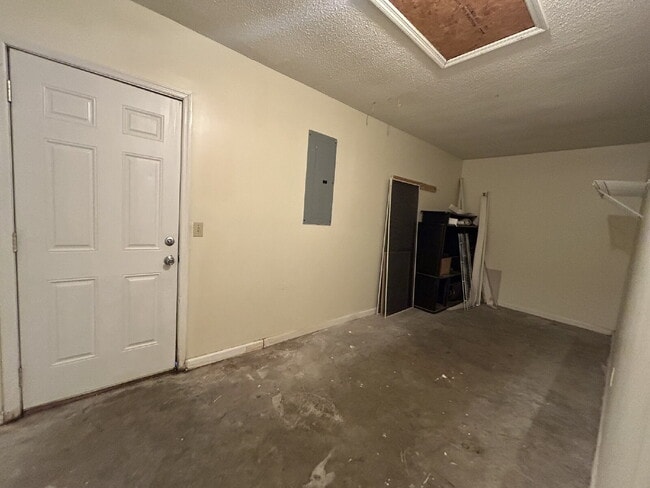 Building Photo - Home for Rent