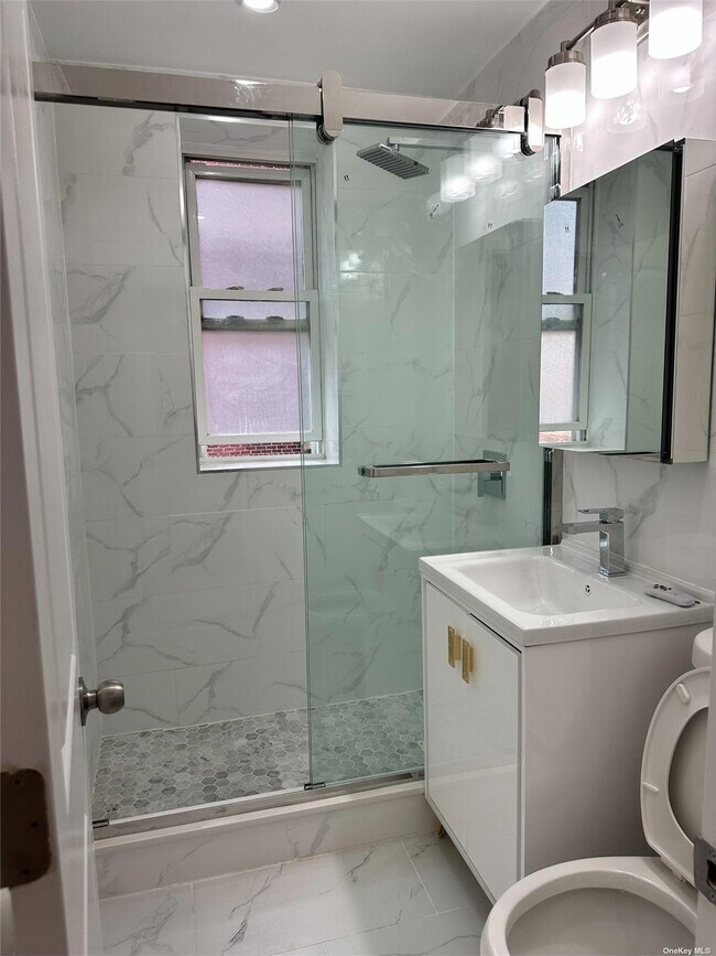 Building Photo - 43-43 Kissena Blvd