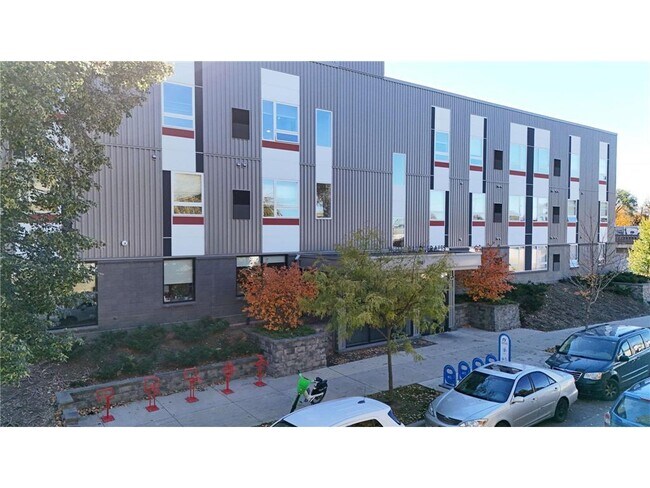 Building Photo - 2318 Jefferson St NE