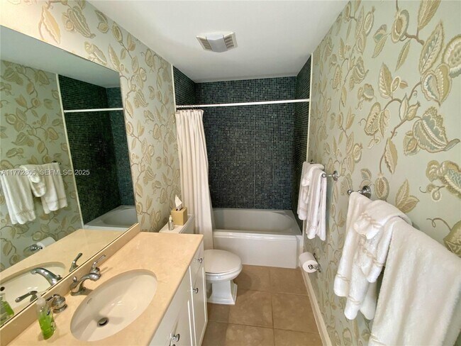 Building Photo - 11718 SE Florida Ave