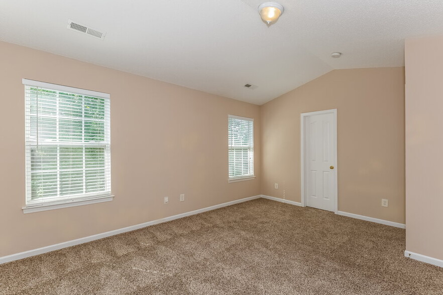 Building Photo - 15738 De Havilland Dr