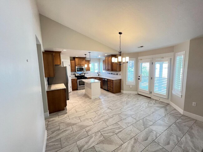 Building Photo - 564 Spring Meadow Ln