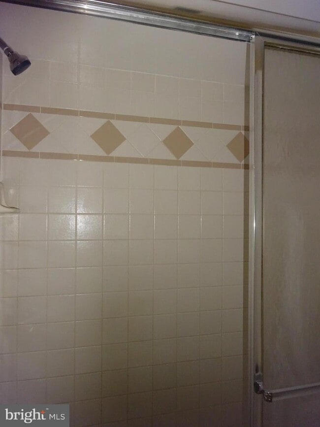 Building Photo - 5801 Cove Landing Rd