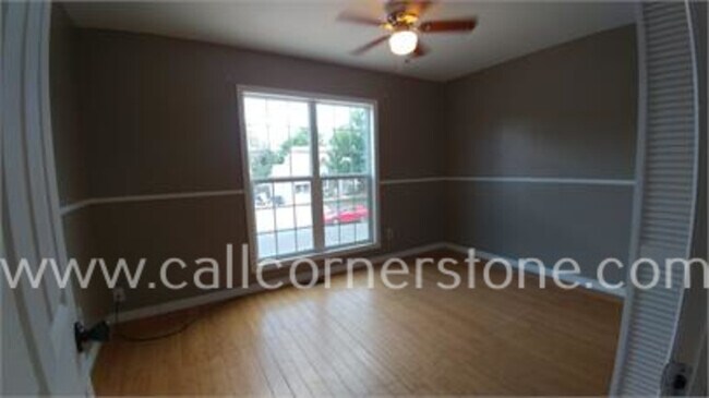 Building Photo - 2570 Clarendon Dr