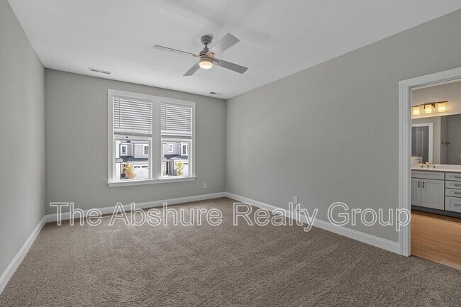 Building Photo - 8913 Kennebec Xing Dr