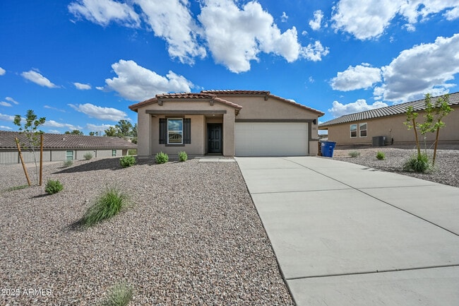 Primary Photo - 1855 Yance Dr