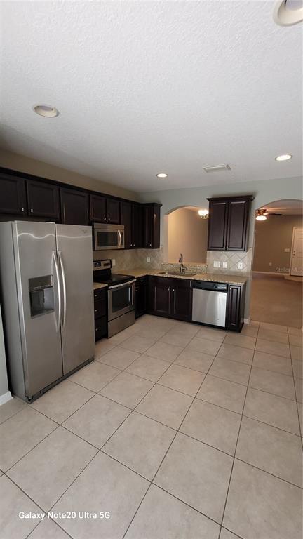 Building Photo - 15942 Stable Run Dr