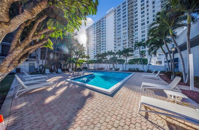 Building Photo - 3031 N Ocean Blvd