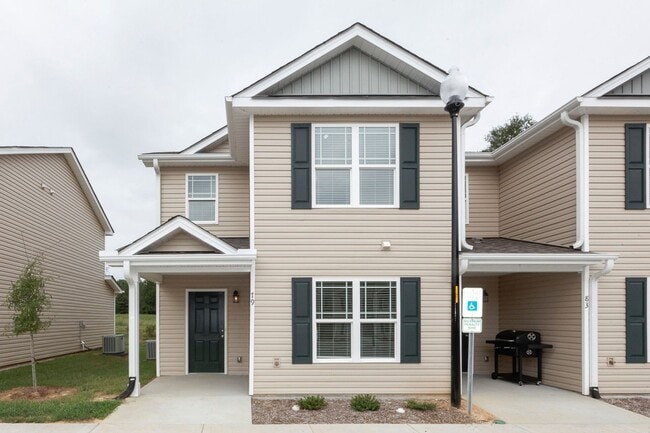 Building Photo - Two Story Townhome!