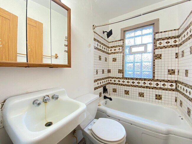 Building Photo - 2BD/1BA In Hammond