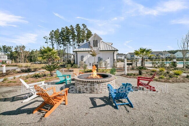 Building Photo - 245 Summer Tanager Dr