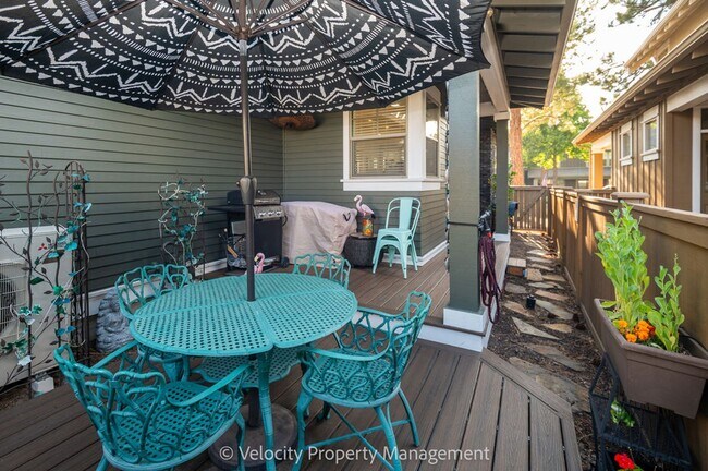 Building Photo - 1664 NW Lewis St