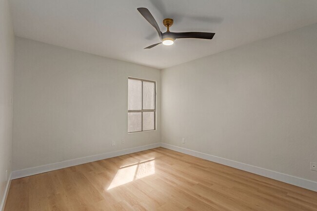 Building Photo - Charming 3-Bedroom Mid-Century Gem in the ...