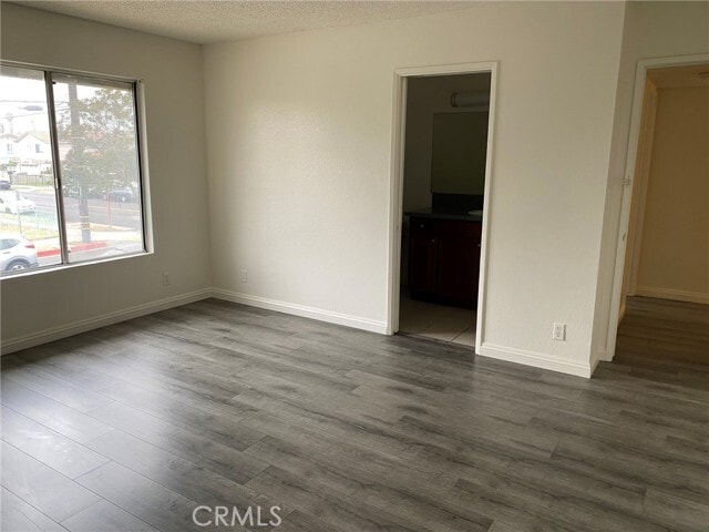 Building Photo - 400 E Emerson Ave