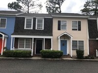 Building Photo - 2 Bed 1.5 Bath Town House