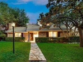 Building Photo - 2500 Glenhaven Dr