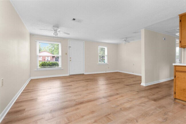 Building Photo - 6002 Shelburne St
