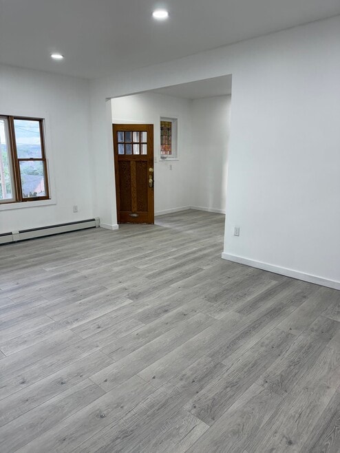Building Photo - 1203 Howard Ave