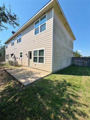 Building Photo - 102 Bridle Ct