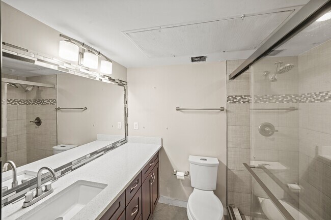 Building Photo - 845 Augusta Dr