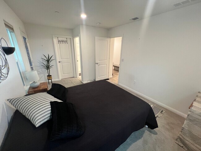 Building Photo - 24157 Amaranth Loop