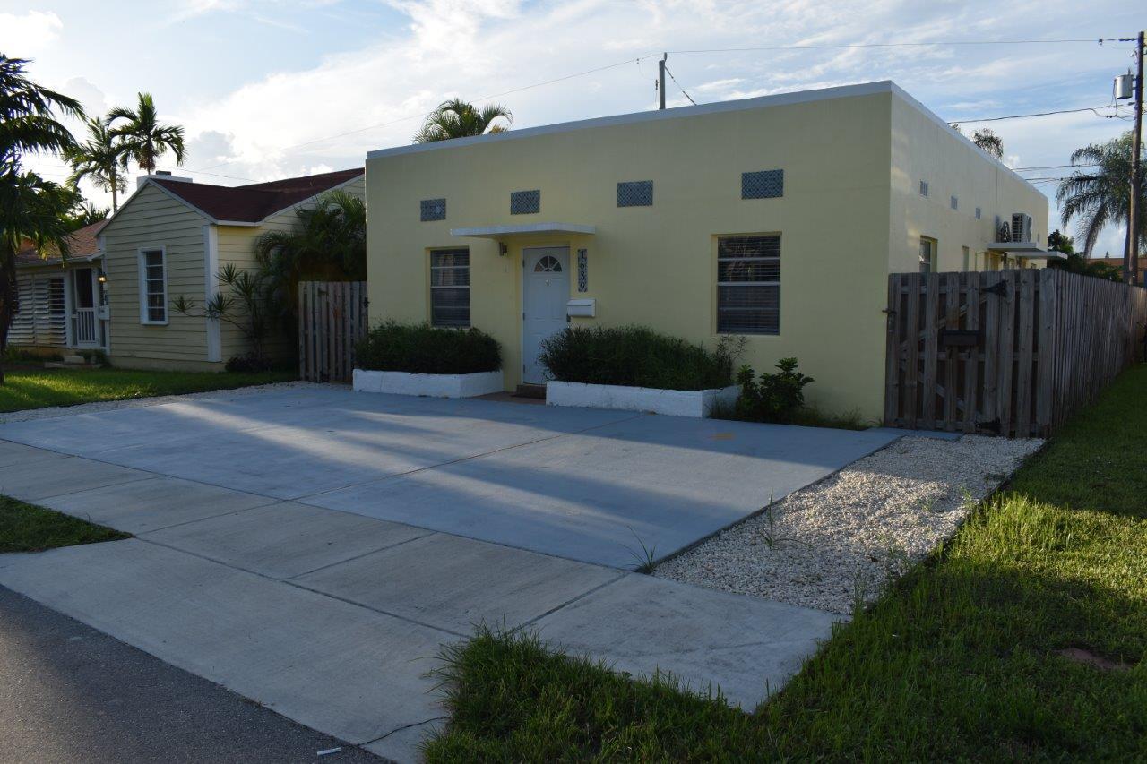 Building Photo - 1639 Hayes Street