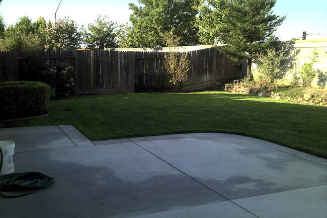 Building Photo - 6503 Kingbird Ct