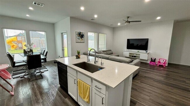 Building Photo - 306 Harper Vly Dr