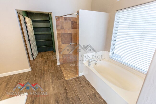 Building Photo - 38414 N 12th St