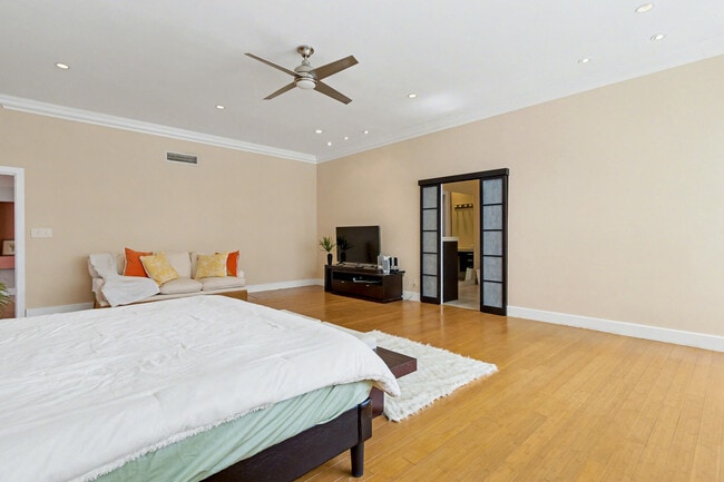 Building Photo - 3430 Galt Ocean Dr