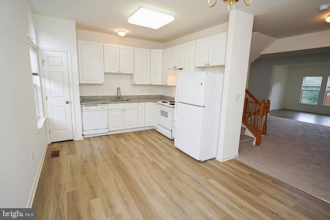 Building Photo - 38116 E Chester Ln